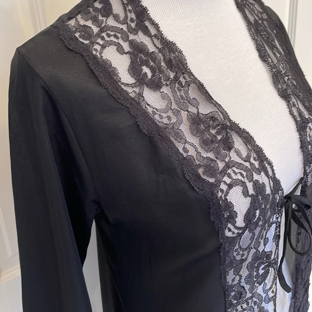 VINTAGE LONG BLACK LACE ROBE - Picture 3 of 8